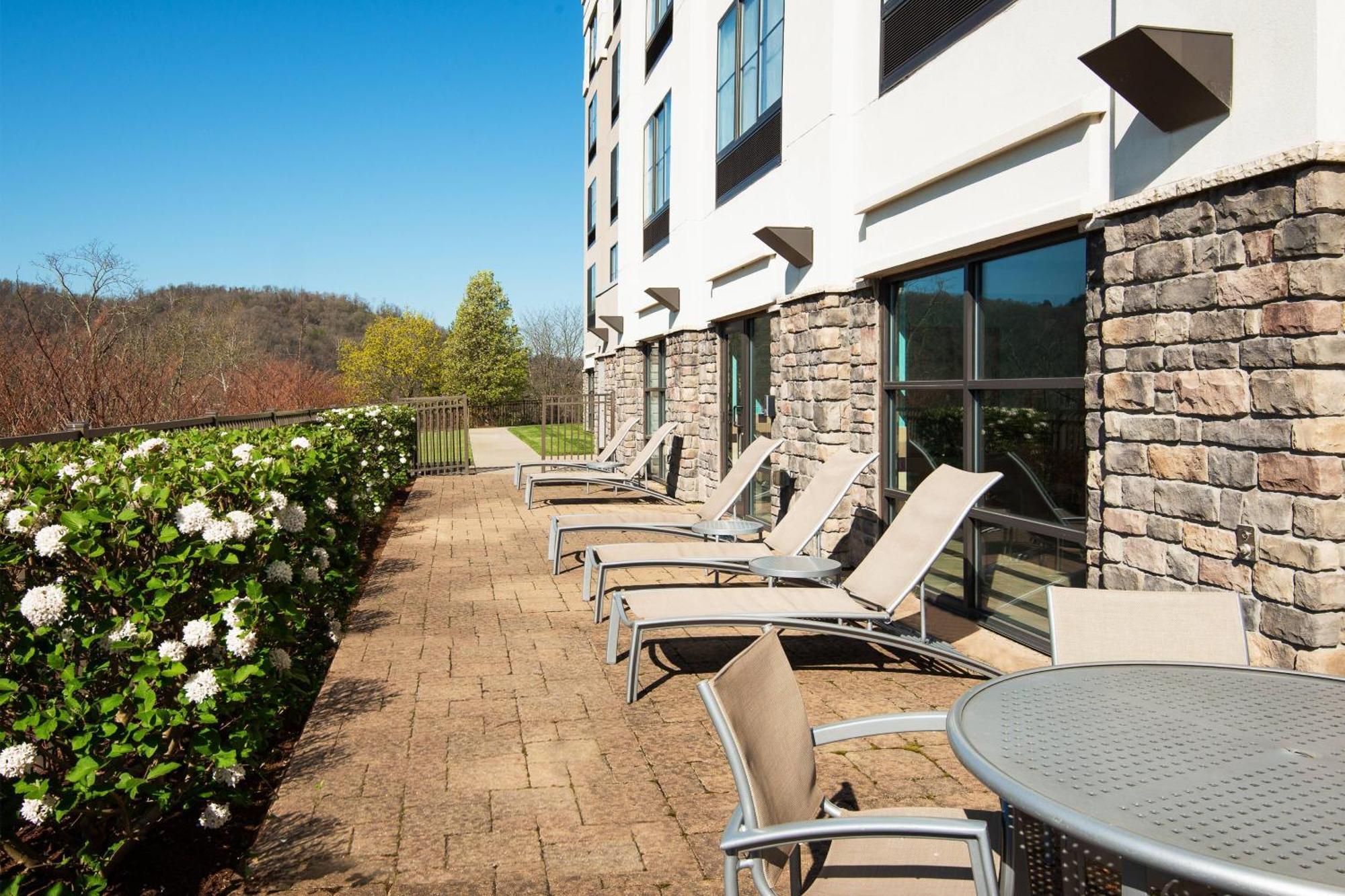 Springhill Suites By Marriott Wheeling Triadelphia Area Exterior foto