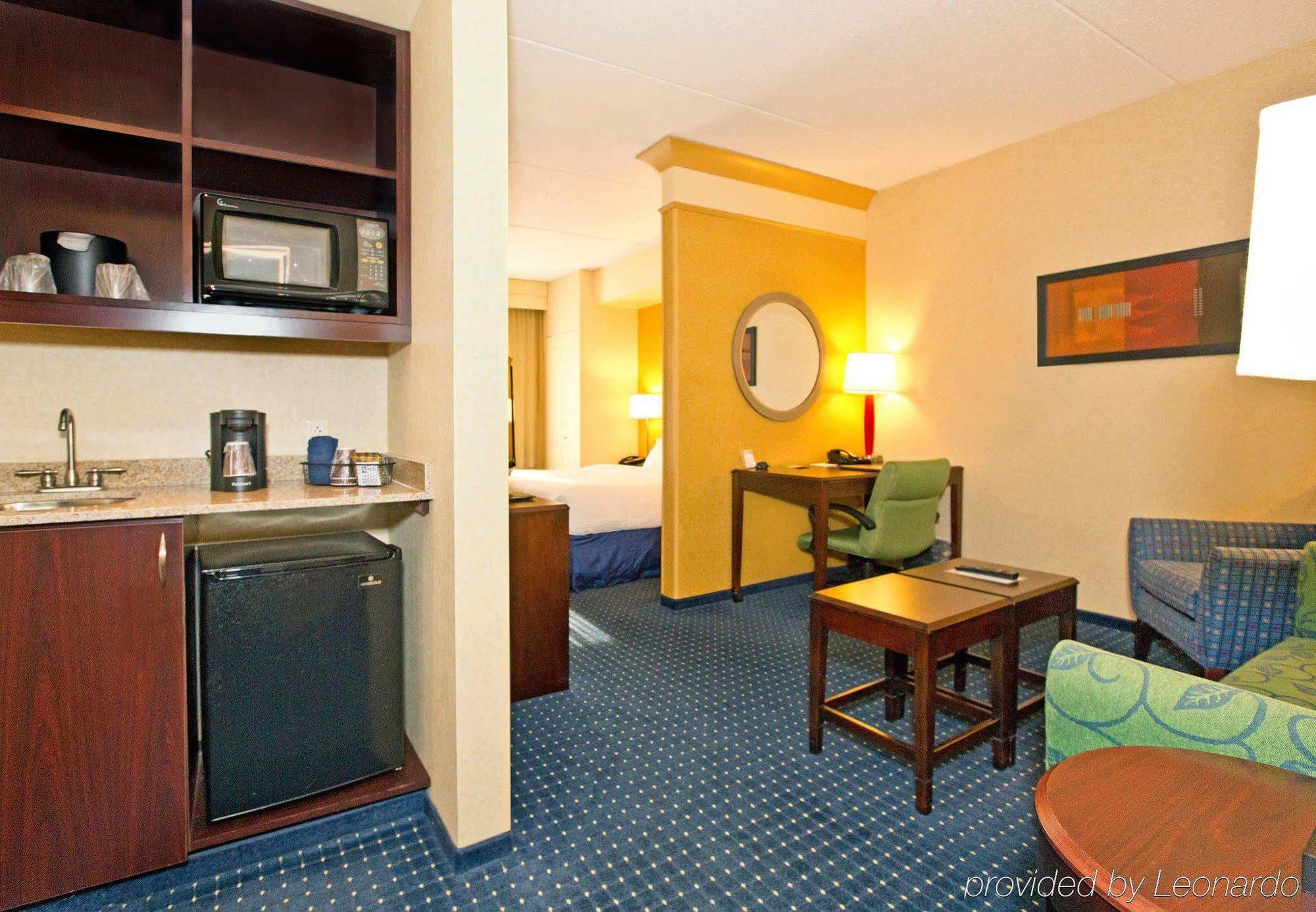 Springhill Suites By Marriott Wheeling Triadelphia Area Exterior foto